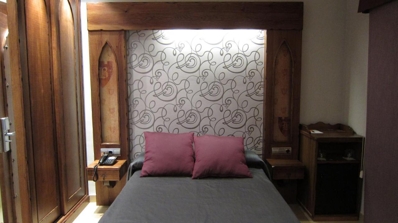 Hotel La Brasa Велес-де-Бенаудалья Экстерьер фото