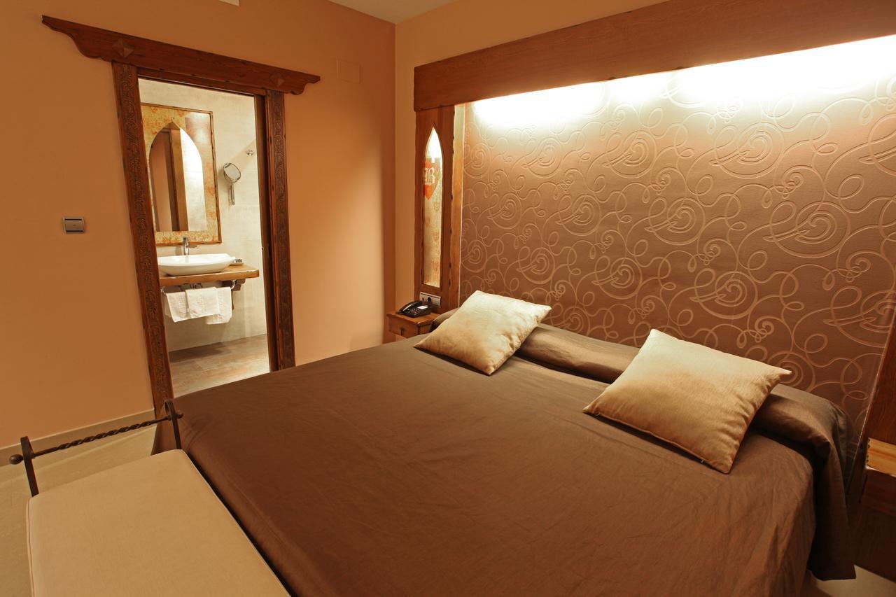 Hotel La Brasa Велес-де-Бенаудалья Экстерьер фото